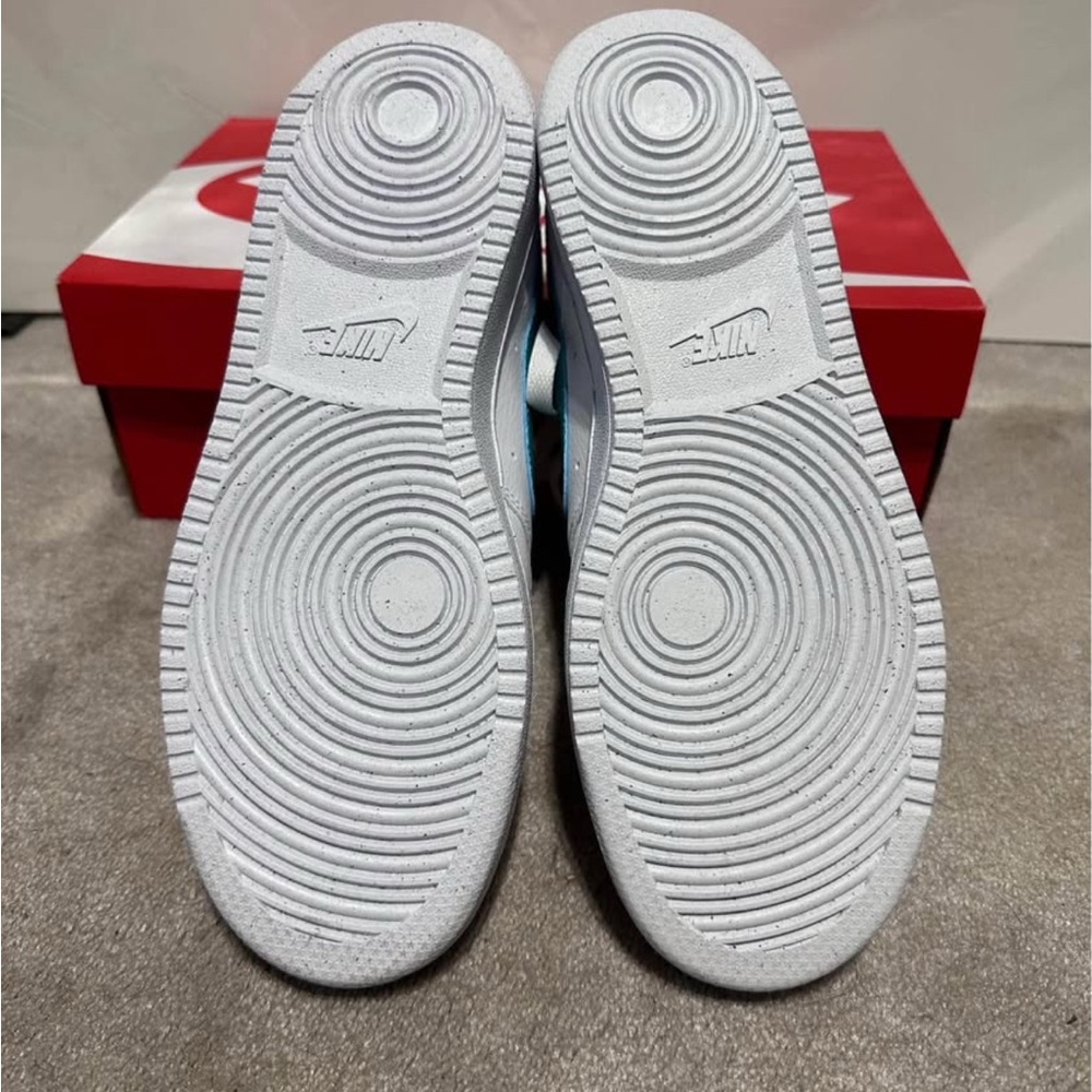 NWT Nike Court Vision Low Jade 6.5W - Picture 2 of 3
